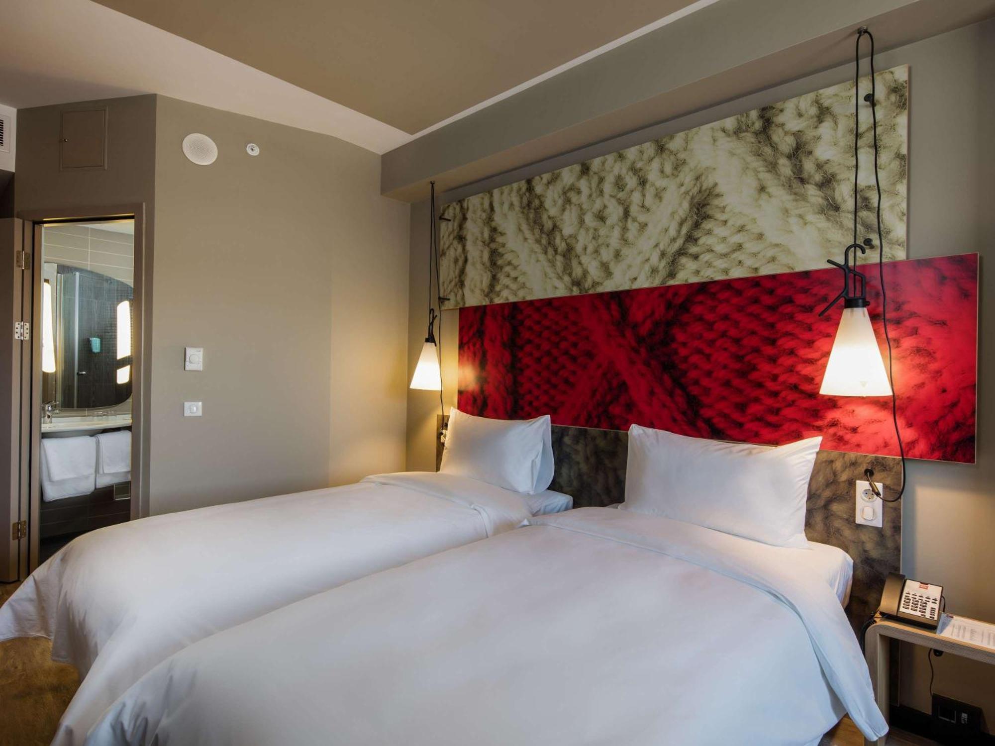 Ibis Istanbul West Hotell Exteriör bild