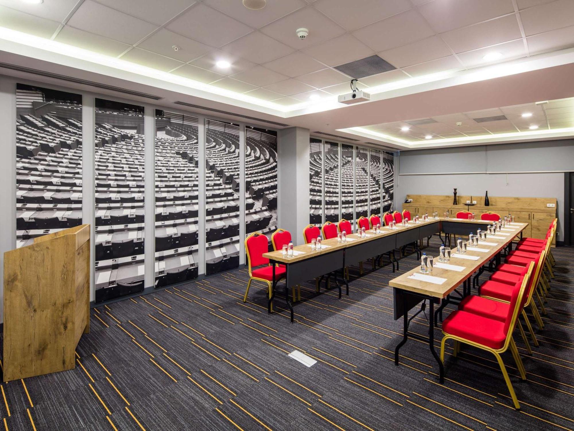 Ibis Istanbul West Hotell Exteriör bild